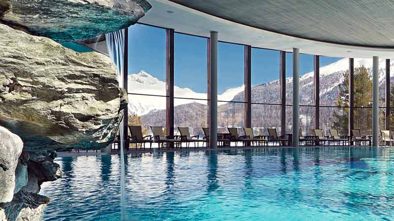 Piscine intérieure